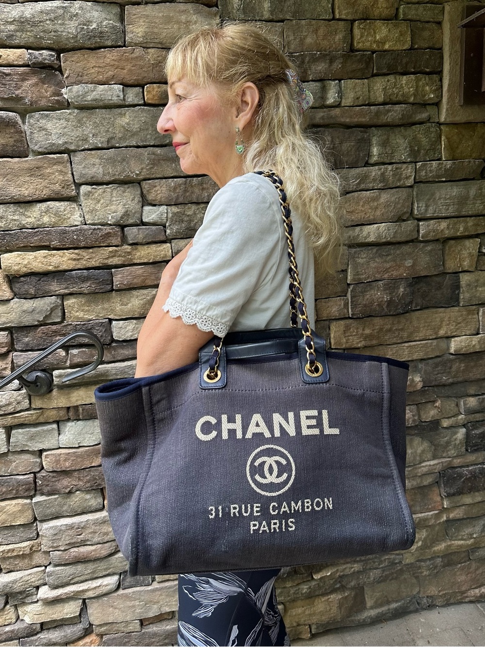 CHANEL Deauville Dark Denim & Navy Leather MM Tote Sticker #17 2012-13 GHW COA - Picture 17 of 17